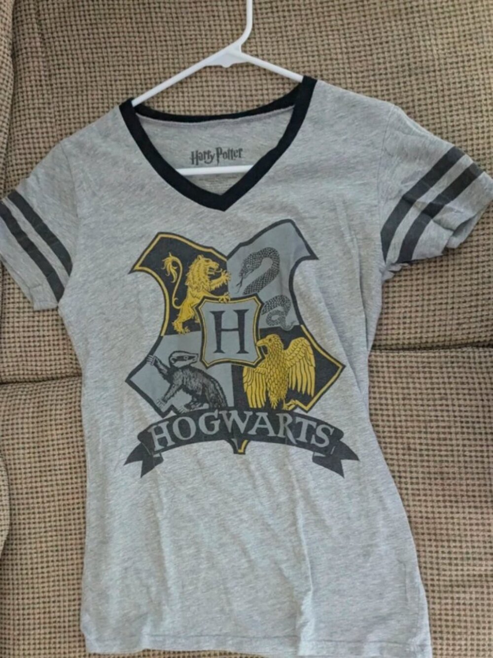 Harry Potter Hogwarts Crest Gray T-shirt Size Small
